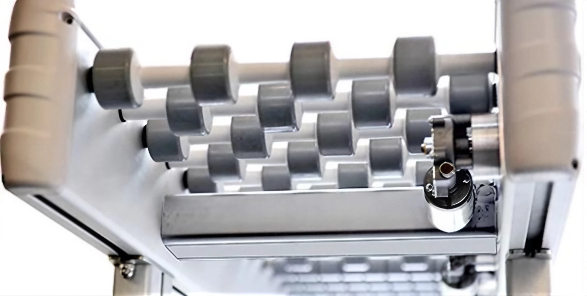 power-supply-conveyor-under-frame-001-1920